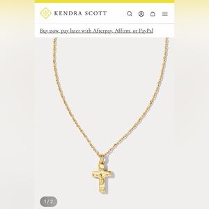 NEW with tags Kendra Scott  Elegant Gold Cross Pendant Necklace charm 💕